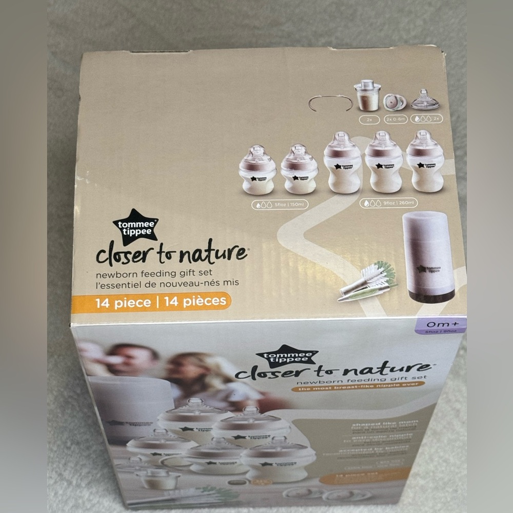 Tommee Tippee Closer To Nature Gift Set for Baby BPA Free Bottle 13 Piece Set - Picture 2 of 3